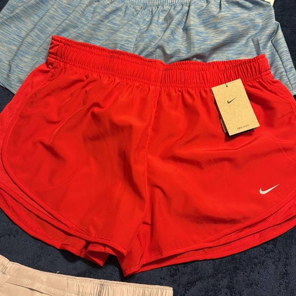 Nike Women's Athletic Shorts XL - Red, Blue, Cream NEW 3 Pairs - Picture 5 of 6
